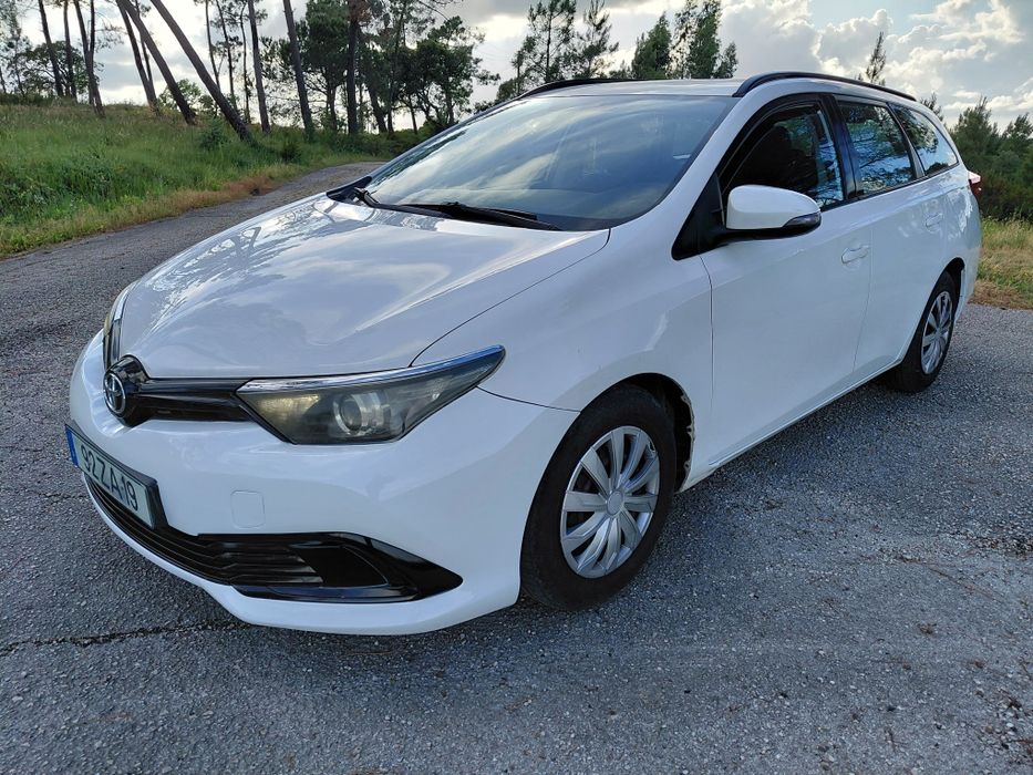 Toyota auris touring 2019