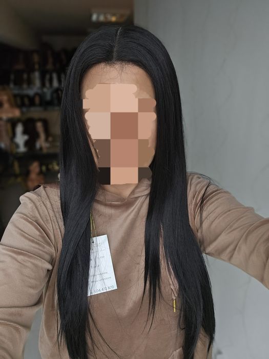 Długa peruka proste czarne lekkie włosy Kim naturalna fryzura lace fro
