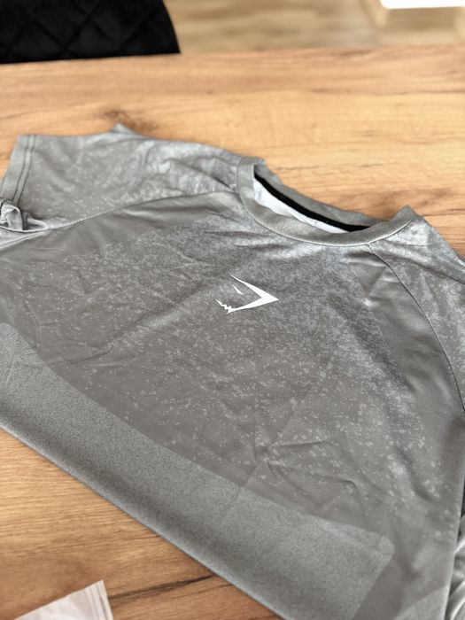 Koszulka GymShark oddyhajaca idealna na silownie