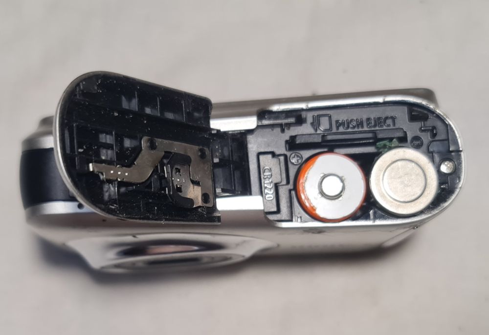 Цифровой фотоаппарат Canon PowerShot A495.статуэтк,sharp