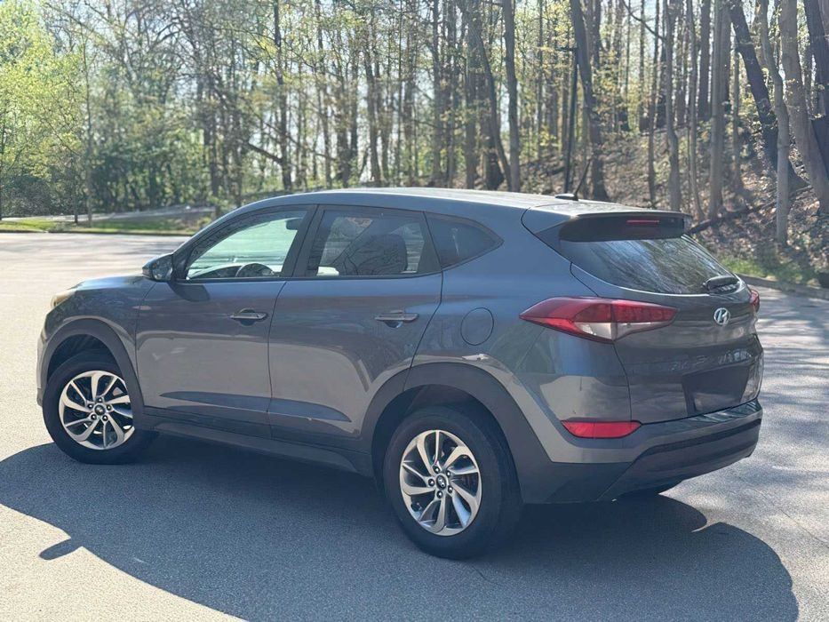 Hyundai Tucson      2016