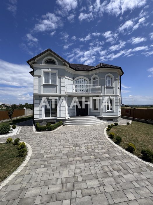 Гарний будинок в Чагрі