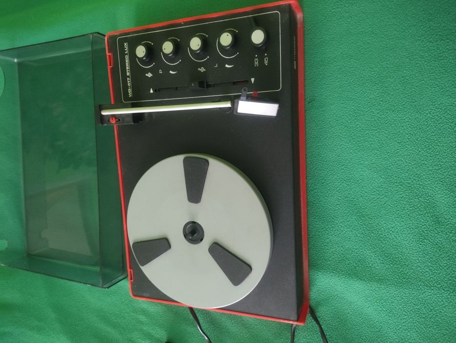 Gramofon z czasów PRL-U