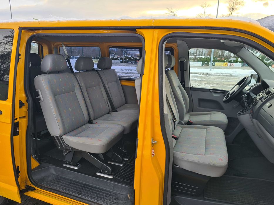 F-VAT 23%*Volkswagen Transporter T5*9 osób *SPRAWNA KLIMA*1 właściciel