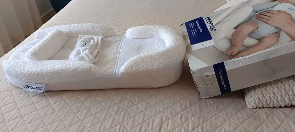 Kit Conforto para Mamã e Bebé – Almofadas e Ninho em Ótimo Estado