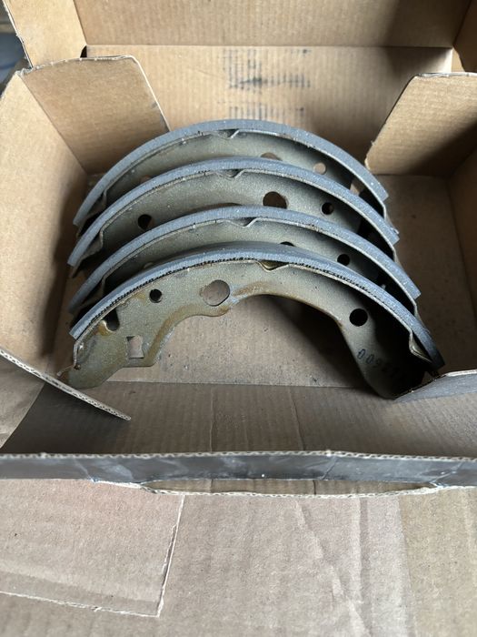 Тормозні колодки задні Mazda 323