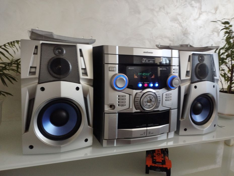 Музичний центр Universum VTC-CD 4042.