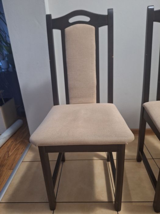 Krzesła drewniane     6 szt