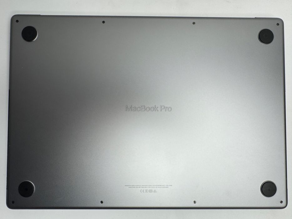 MacBook Pro Retina 16 2021 M1 Pro /16GB,1TB SSD Space
