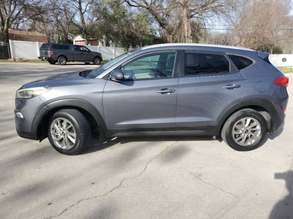 Hyundai Tucson      2016