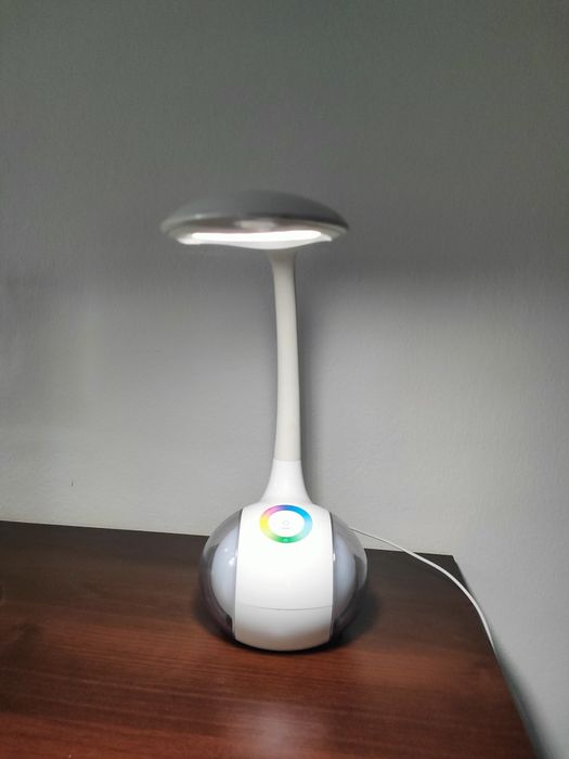 Lampka biurkowa LED
