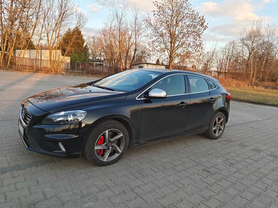 Volvo V40 VOLVO V40 D4 2.0 R-Design