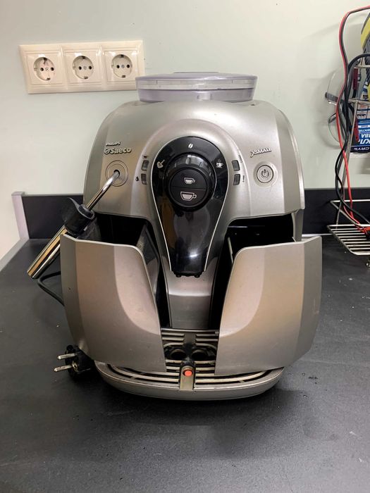 Продам кавомашину Philips/Saeco.