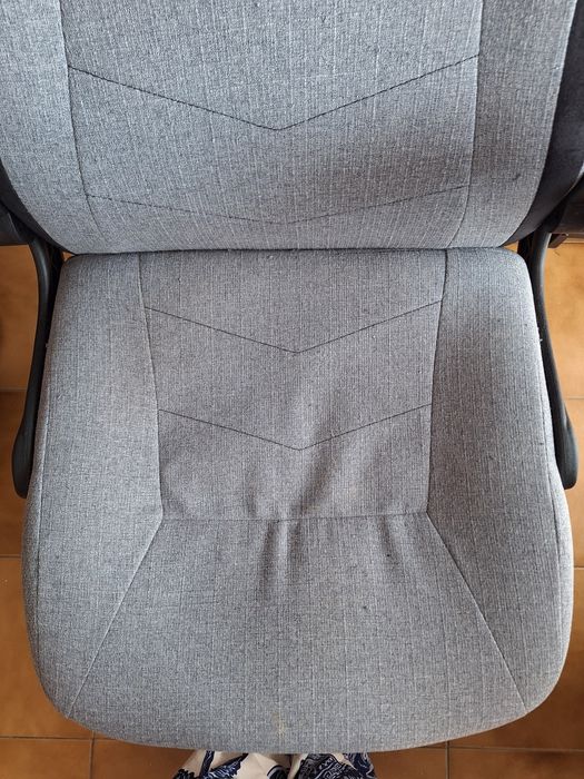 Secretária e cadeira para gamers