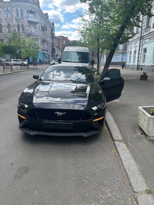 Ford Mustang 2018 року