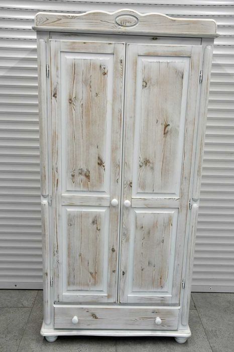 szafa z drewna sosnowego - jak nowa