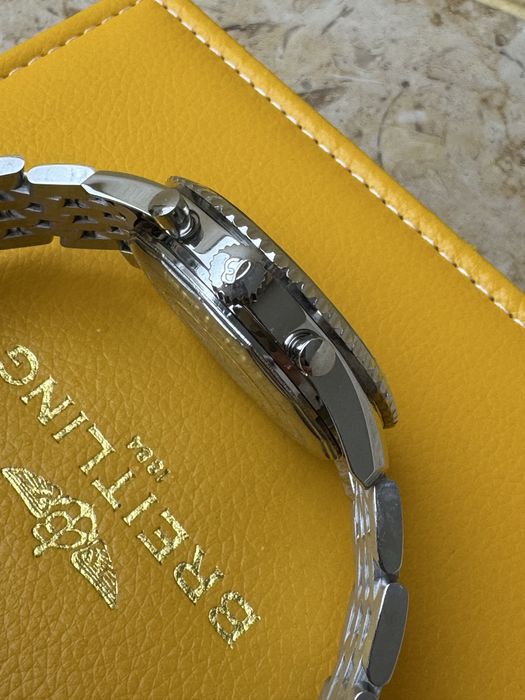 Breitling Navitimer