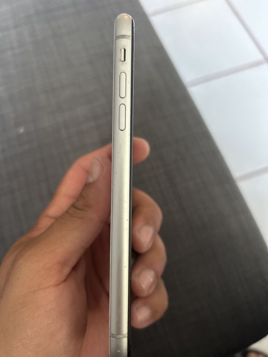 Iphone XR 128gb com a tela trincada