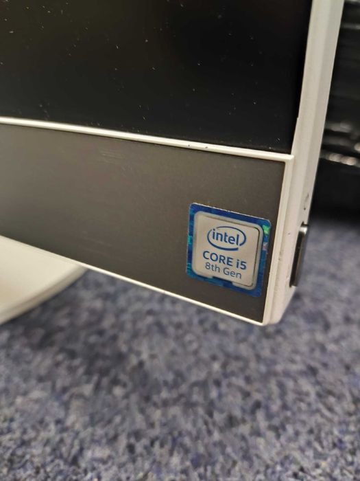Komputer Lenovo AiO Core i5 8gen. 8GB 512GB SSD 22" FHD WiFi Win11