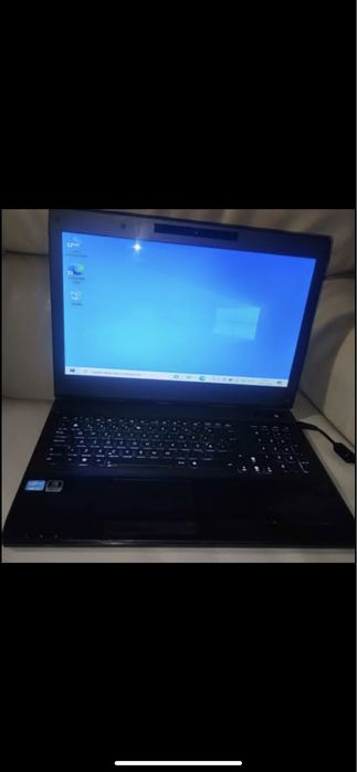 Portátil gaming  15.9 ASUS Core i7 com carregador beteria viciada