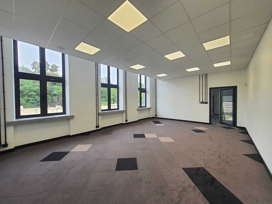 Wynajem magazynu z biurami, doki, rampa - 1424 mkw