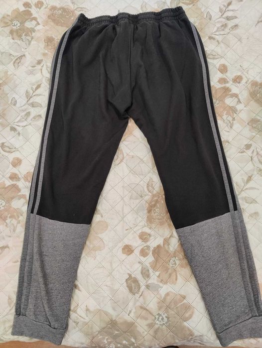 Calças de treino Adidas tam. L em excelente estado