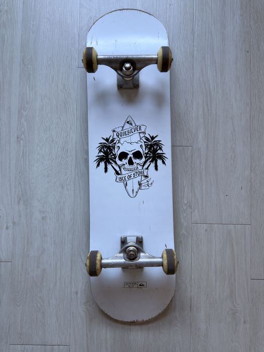 Skate Quiksilver Completo – Bom Estado – Pronto para Usar