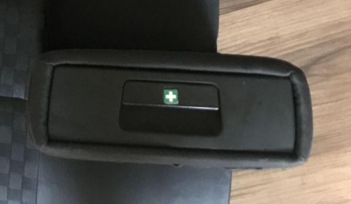 Підлокотник заднього сидіння Ауді А6 С5