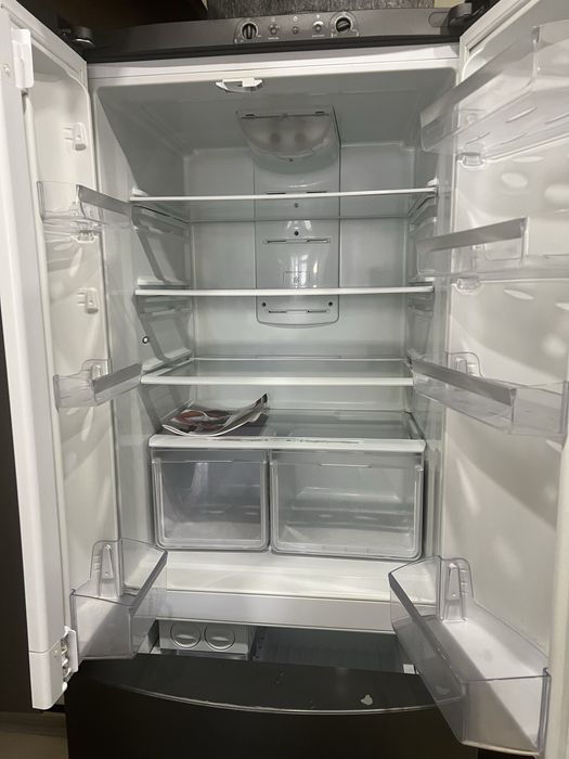Холодильник Hotpoint Ariston