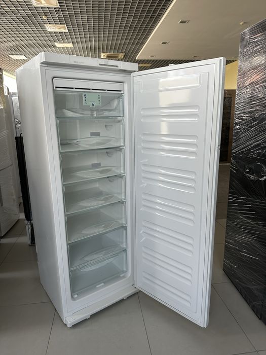Висока та вмістка морозильна камера Whirlpool wsd44 суха заморозка А+++ Гарантія Доставка