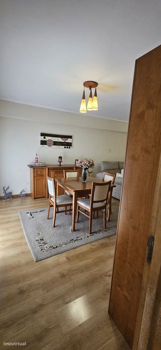 T2 com terraço, garagem e arrumos