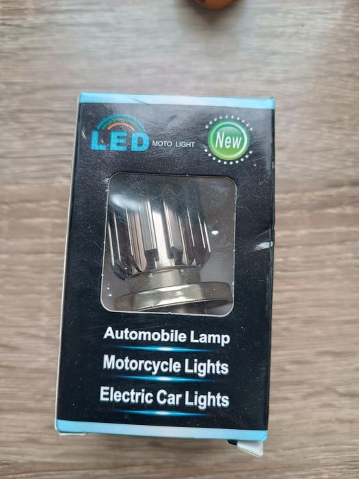 Лед лампа h4 мото ,авто . За 2 шт