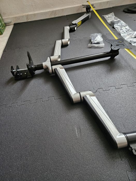 Uchwyt na 3 monitory do ekranów 17-32" regulacja 8 kg na ramię