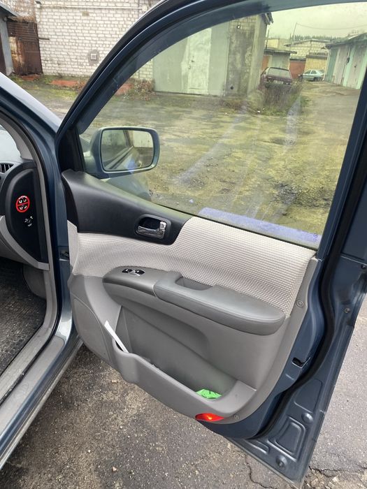 Киа карнивал  2.7 газ бензин