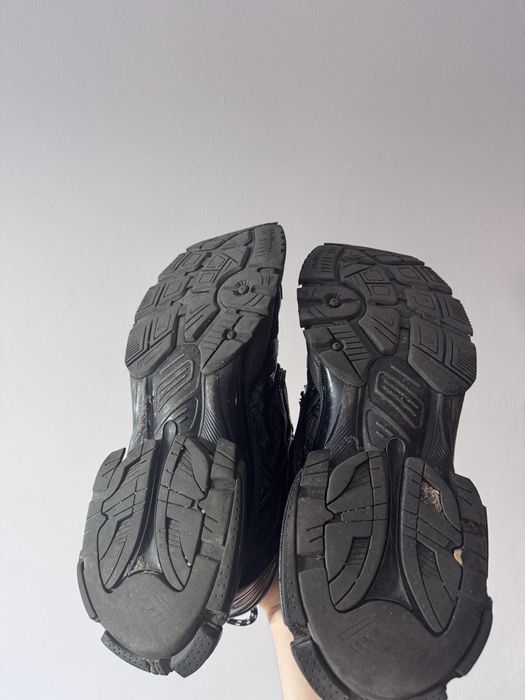 Balenciaga runner black