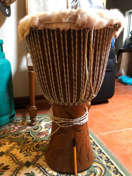 Arranjo djembes e tambores xamânicos(ver descrição)