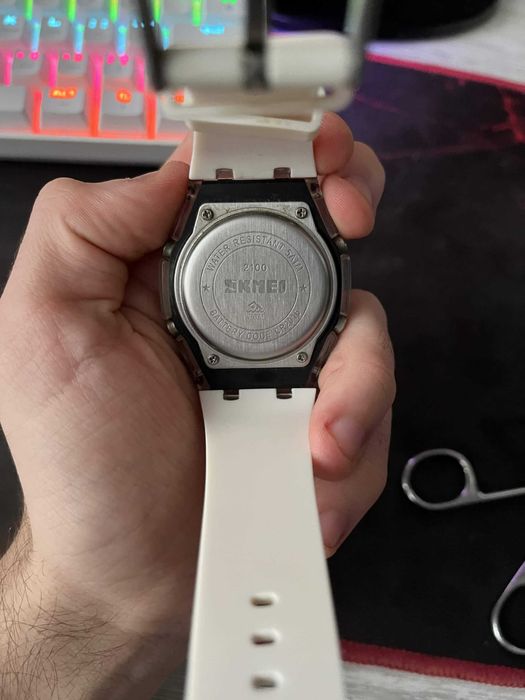Наручний годинник skmei 2100