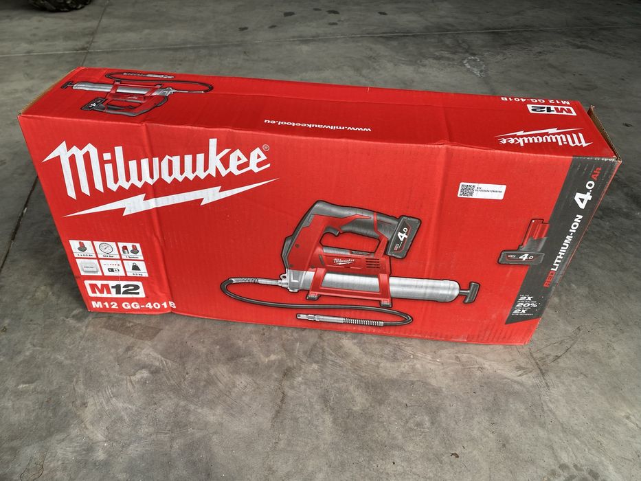 Bomba de Lubrificação Sub-Compacta Milwaukee M12GG-401B