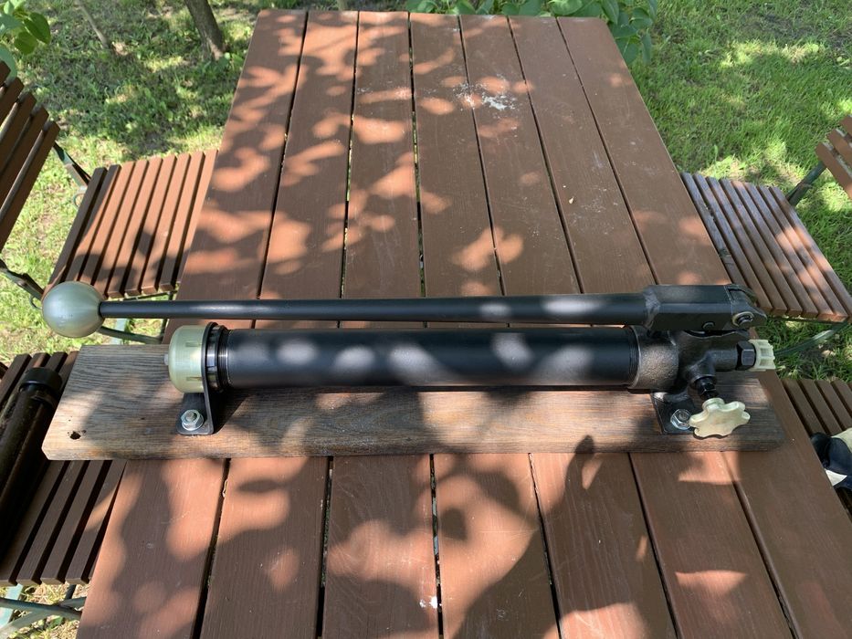 Pompa reczna hydrauliczna wraz z siłownikiem