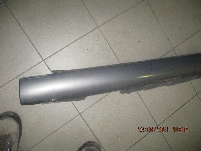 Embaladeira direita TOYOTA Avensis Wagon (_T25_)