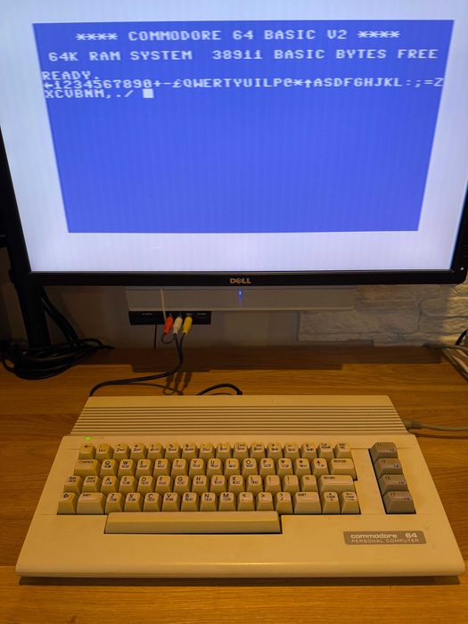 Commodore 64C sprawny – kultowy retro komputer – stan bardzo dobry #1