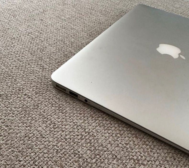 MacBook Air 13 (2015)