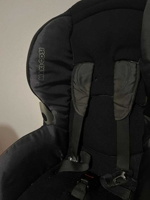 Cadeira Maxi Cosi com Isofix e pé de segurança