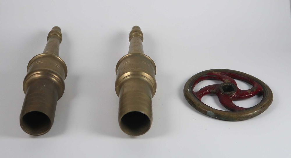 2 agulhetas e 1 roldana em latão, Bombeiros