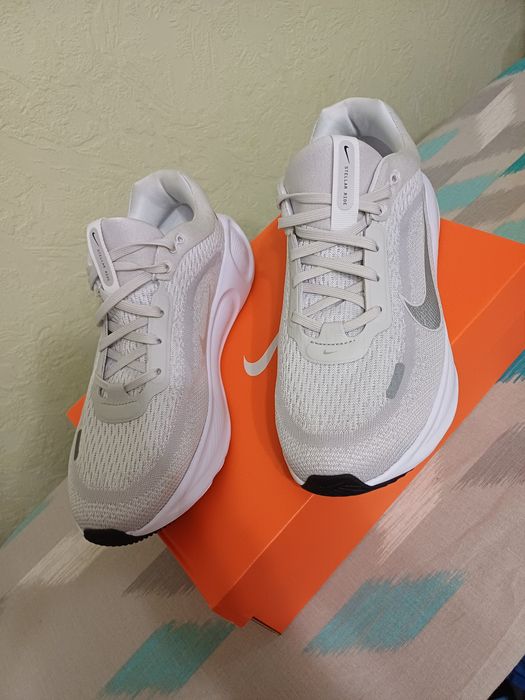 Продам кросівки жіночі Nike Stellar Ride