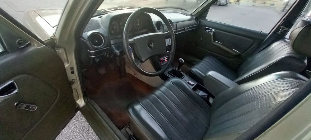 Mercedes Benz W123 300D