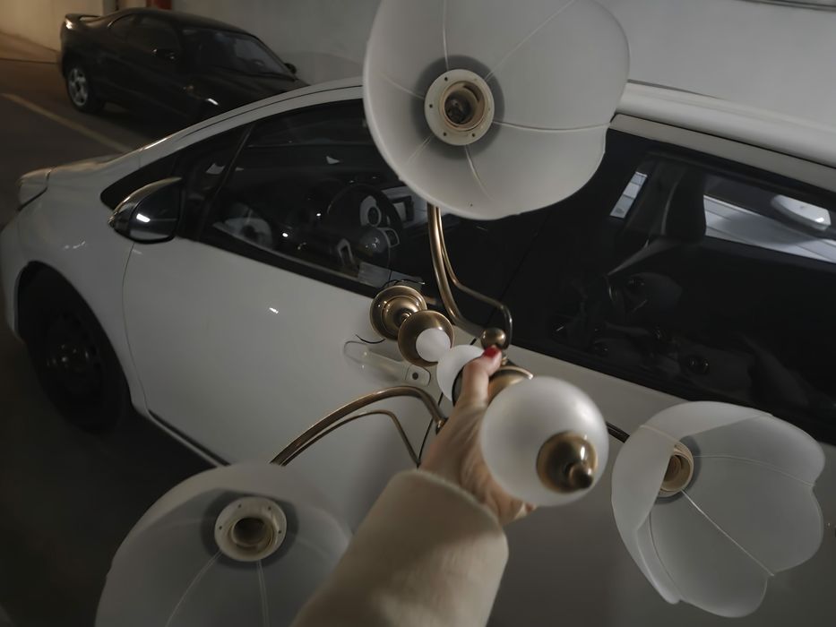 Żyrandol w dobrym stanie