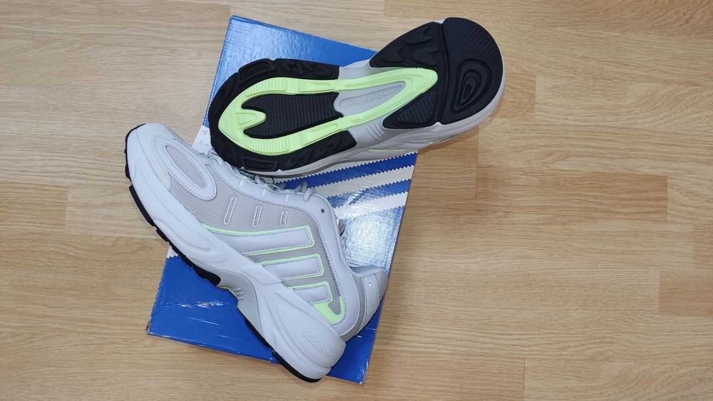 Продам кросівки-Adidas Falcon -43(EUR) наш-42.Нові. Оригінал.