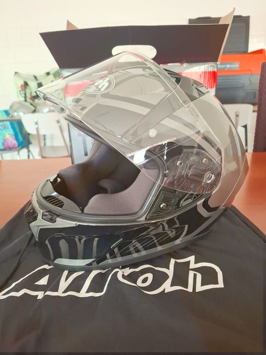 Capacete Airoh tamanho M