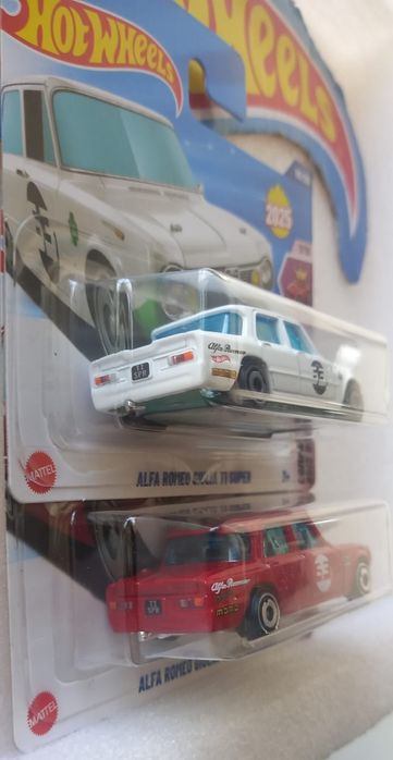 Conjunto 2 alfa romeo giulia ti super hot wheels